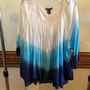 Chelsea & Theodore Blue ombré blouse 26 1/2W  24”L